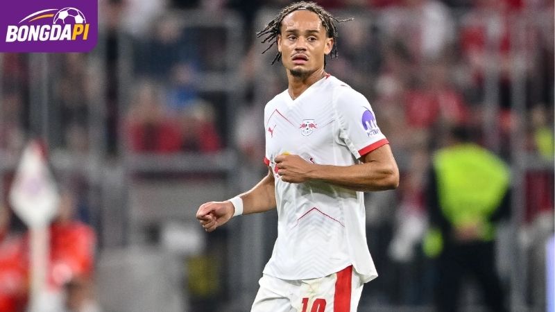 Simons trở thành nhạc trưởng trong lối chơi của Leipzig