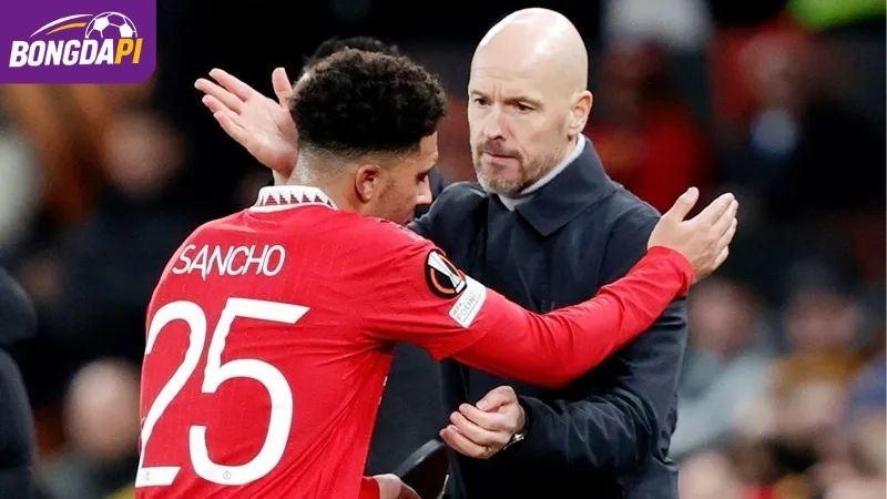 Đổ vỡ đến từ mâu thuẫn với HLV Erik ten Hag