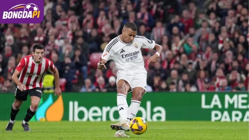 Việt vị khi nhận bóng bật ra từ xà ngang