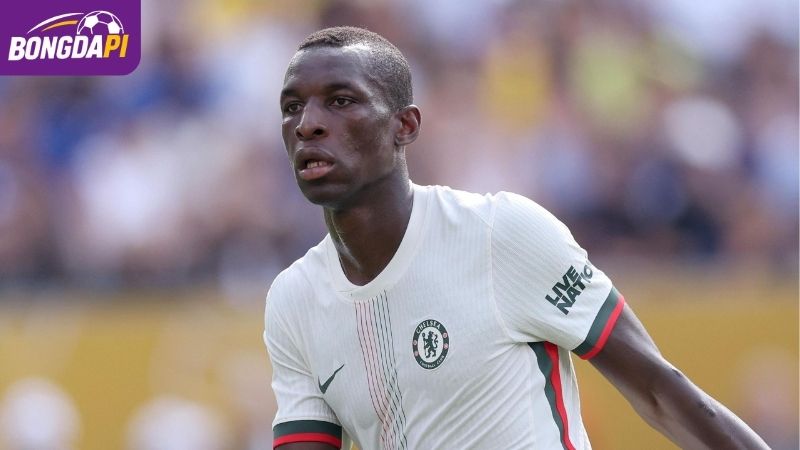 Chelsea triệu tập Jackson gấp